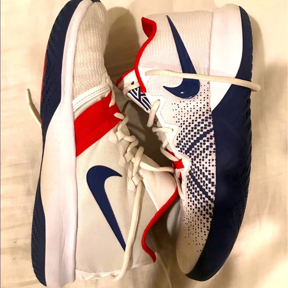 Kyrie Flytraps